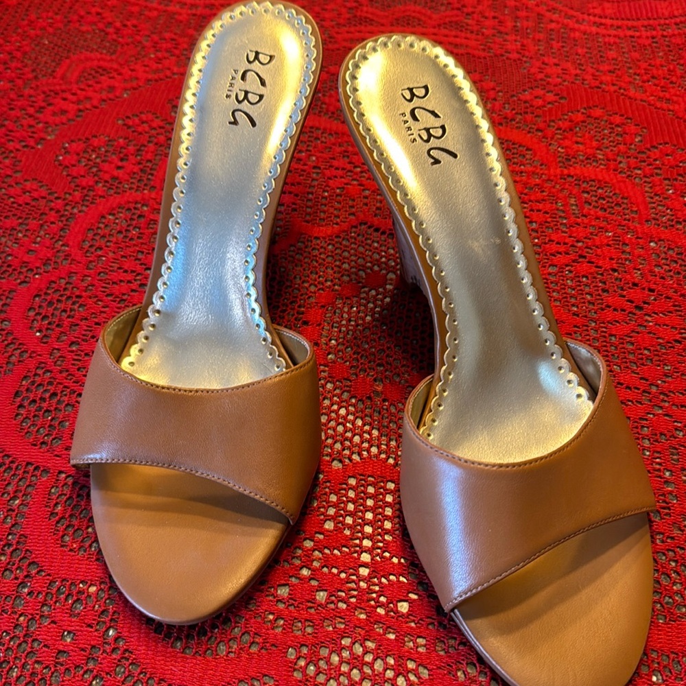 Bcbg tan cork wedges
